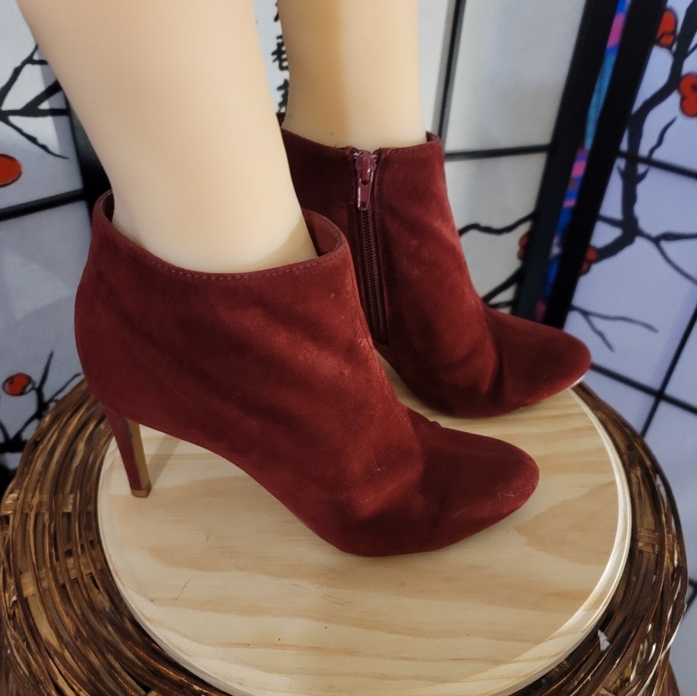 LILLIANA RICH BURGUNDY LADIES BOOTIES SIDE ZIPPER CLOSE/SIZE 7 - Picture 2 of 10